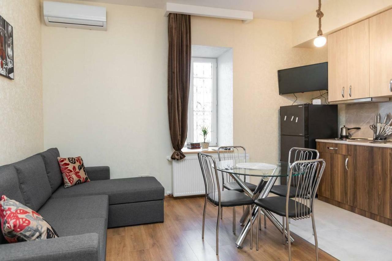 Wehost Stylish Apartment In Old 트빌리시 외부 사진